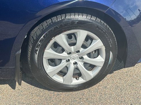 Used 2022 Toyota Corolla LE image 38