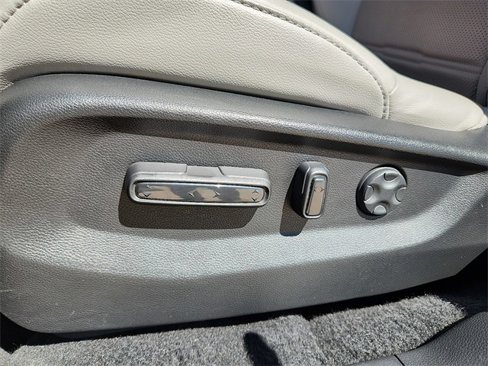 Used 2022 Honda CR-V Touring image 12