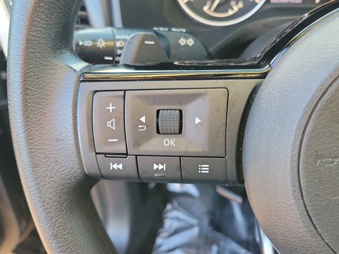 Certified 2021 Nissan Rogue S image 26