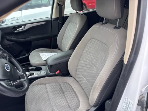 Used 2020 Ford Escape SE image 7
