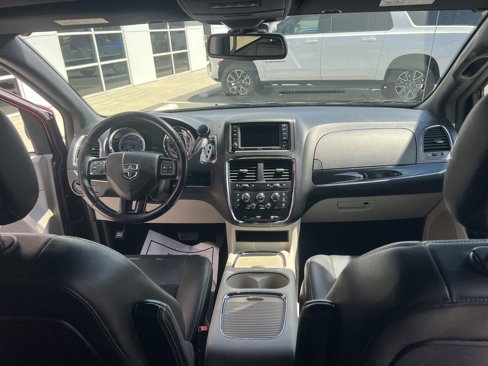Used 2020 Dodge Grand Caravan SXT image 22