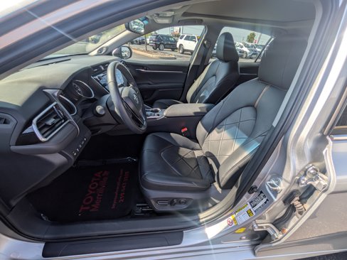 Used 2018 Toyota Camry XLE image 14