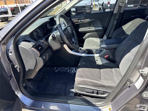 Used 2017 Honda Accord EX image 17