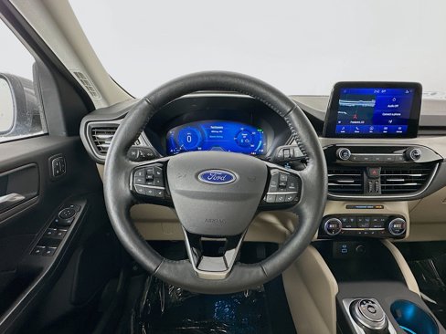 Used 2021 Ford Escape Titanium image 11