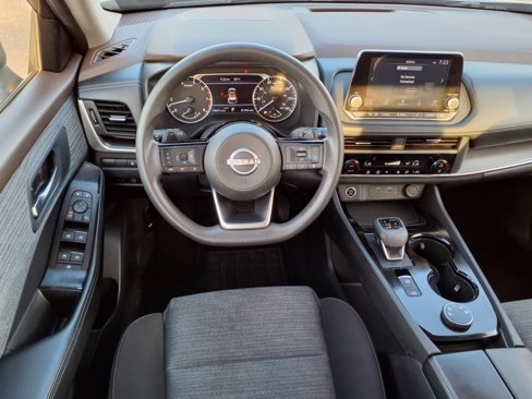 Used 2023 Nissan Rogue SV image 8