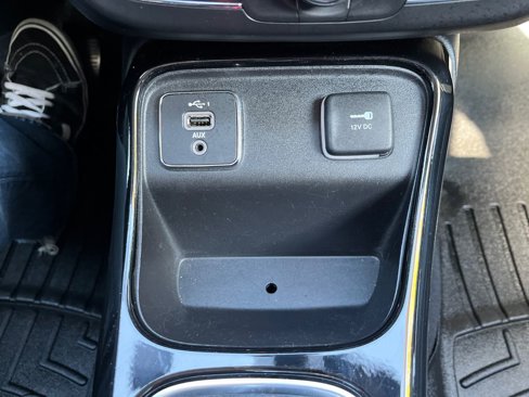 Used 2021 Jeep Compass Limited image 25