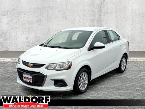 Used 2017 Chevrolet Sonic LT image 4