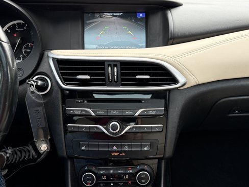 Used 2018 INFINITI QX30 image 29