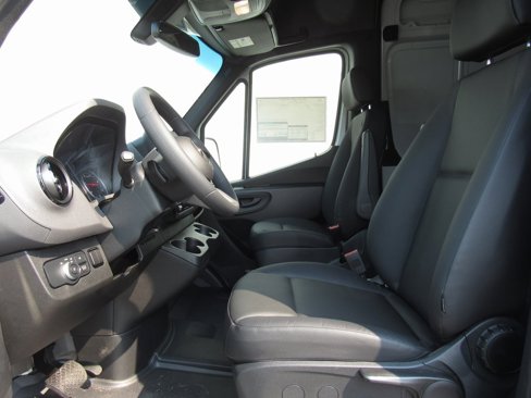 New 2025 Mercedes-Benz Sprinter 2500 image 10