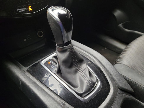 Used 2019 Nissan Rogue S image 26
