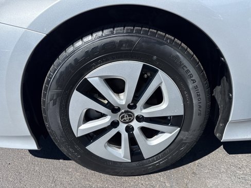 Used 2017 Toyota Prius Four image 7
