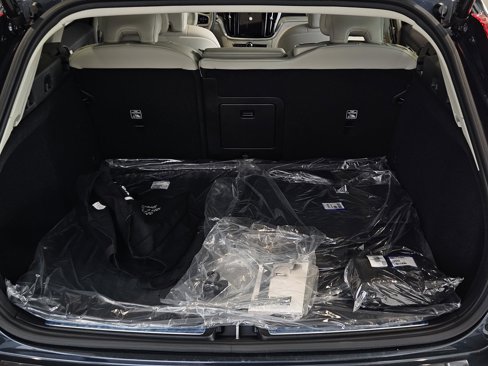 New 2026 Volvo V60 B5 Cross Country Plus w/ Protection Package Premier image 5