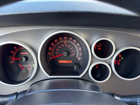 Used 2012 Toyota Tundra 4x4 CrewMax image 24
