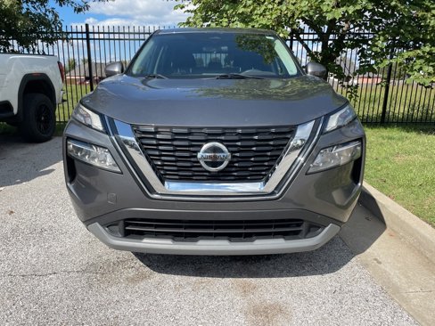Used 2021 Nissan Rogue SV image 3