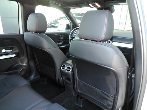 Used 2024 Mercedes-Benz GLB 250 4MATIC image 24