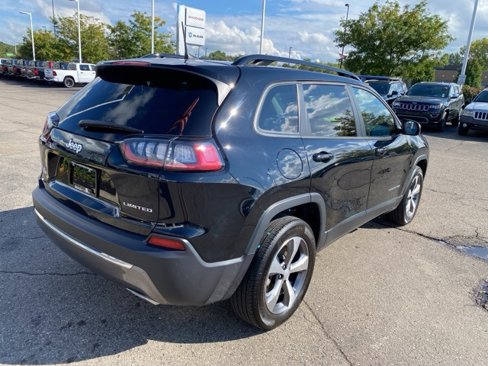 Used 2022 Jeep Cherokee Limited image 3
