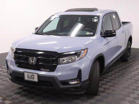 Certified 2025 Honda Ridgeline Black Edition image 4
