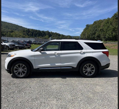 Used 2021 Ford Explorer XLT image 1