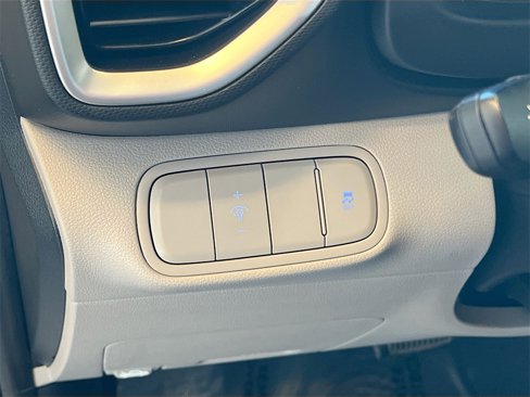 Used 2024 Hyundai Venue SEL image 10