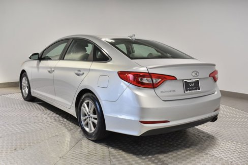 Used 2017 Hyundai Sonata SE w/ Cargo Package image 5