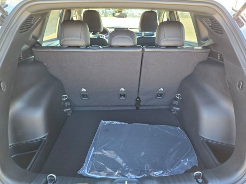 New 2025 Jeep Compass Latitude image 14