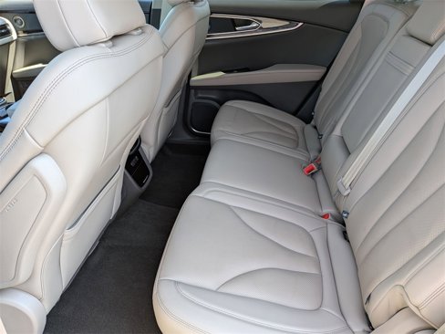 Used 2022 Lincoln Nautilus Reserve w/ Luxury Package image 27