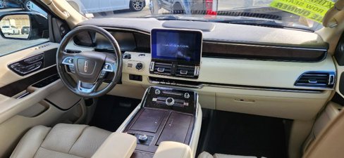 Used 2019 Lincoln Navigator L Reserve image 12