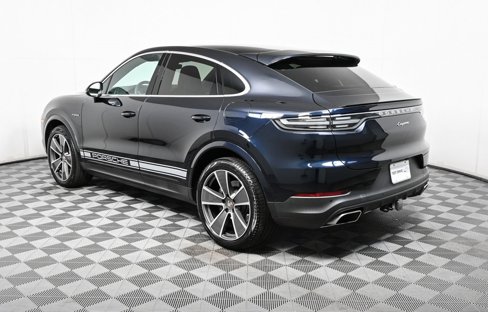 Certified 2022 Porsche Cayenne E-Hybrid Coupe image 3