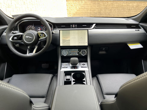 Certified 2024 Jaguar F-PACE R-Dynamic S image 8