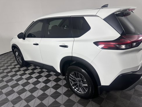 Used 2022 Nissan Rogue S image 7