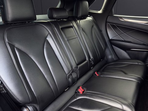 Used 2017 Lincoln MKC Premiere image 18