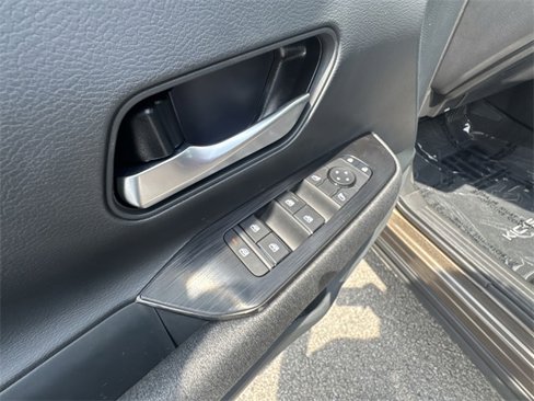 New 2025 Nissan Kicks SV image 13