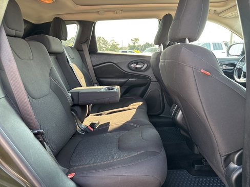 Used 2016 Jeep Cherokee 75th Anniversary image 18