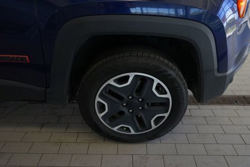 Used 2016 Jeep Renegade Trailhawk image 16