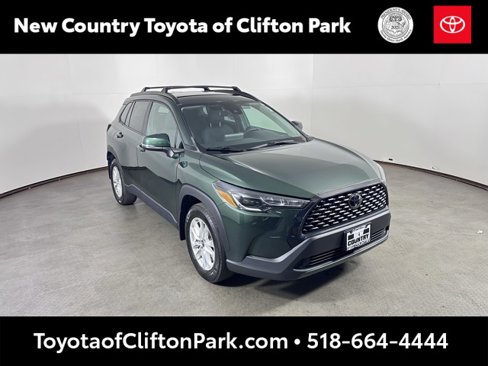 Used 2022 Toyota Corolla Cross LE image 1