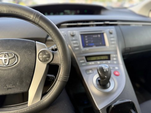 Used 2015 Toyota Prius Four image 8