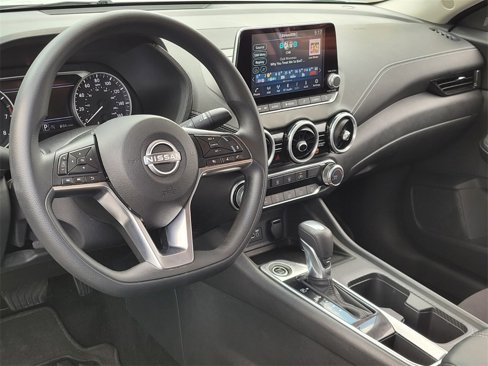 Used 2024 Nissan Sentra SV image 11