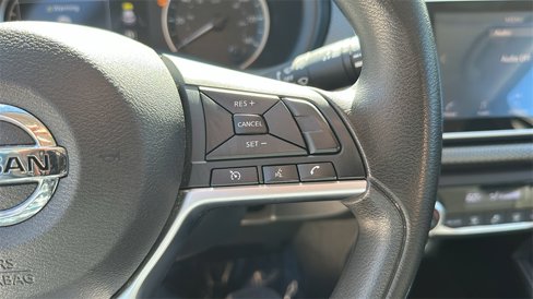 Used 2019 Nissan Kicks SV image 18