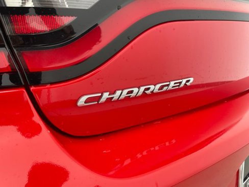 Used 2018 Dodge Charger SXT image 32