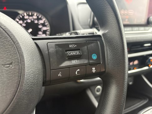 Used 2021 Nissan Rogue SV image 12