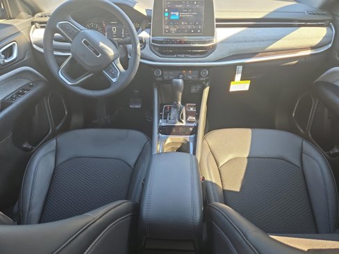 New 2025 Jeep Compass Latitude image 13