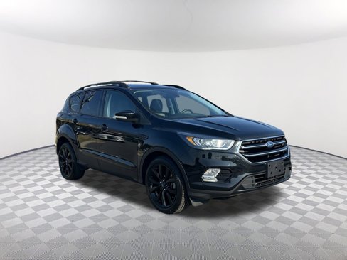 Used 2017 Ford Escape Titanium image 4