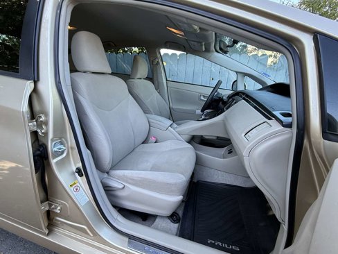 Used 2011 Toyota Prius Three image 9