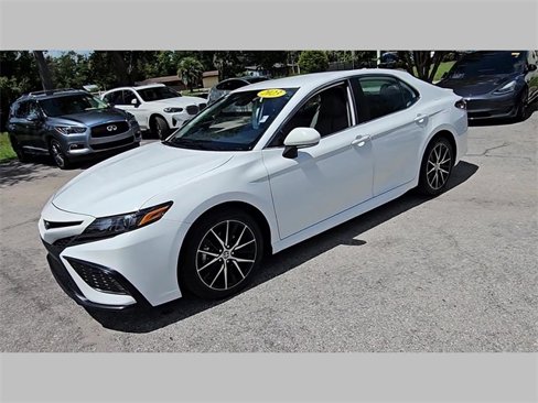 Used 2023 Toyota Camry SE image 32