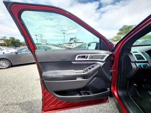 Used 2014 Ford Explorer XLT image 9