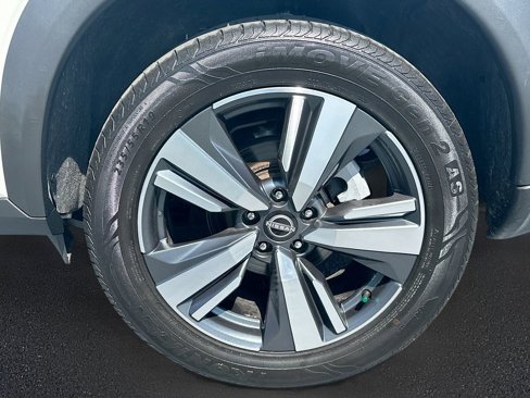 Used 2023 Nissan Rogue SL w/ SL Premium Package image 35