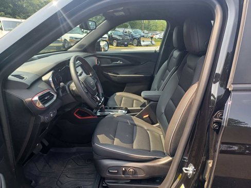 Used 2023 Chevrolet TrailBlazer RS w/ Technology Package image 7
