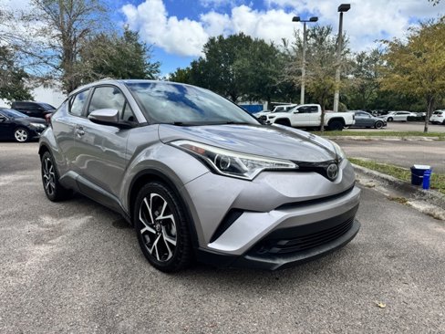 Used 2018 Toyota C-HR XLE image 1