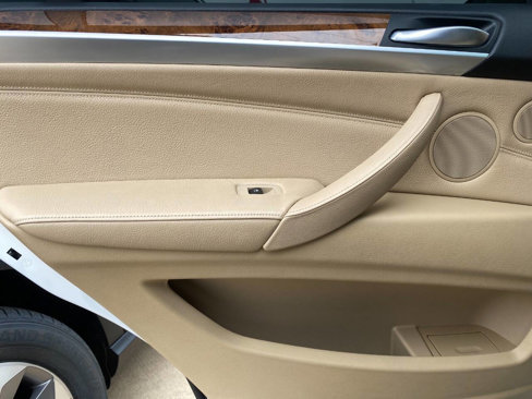 Used 2007 BMW X5 4.8i image 11