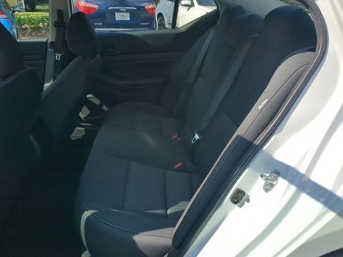 Used 2025 Nissan Altima 2.5 SV image 12